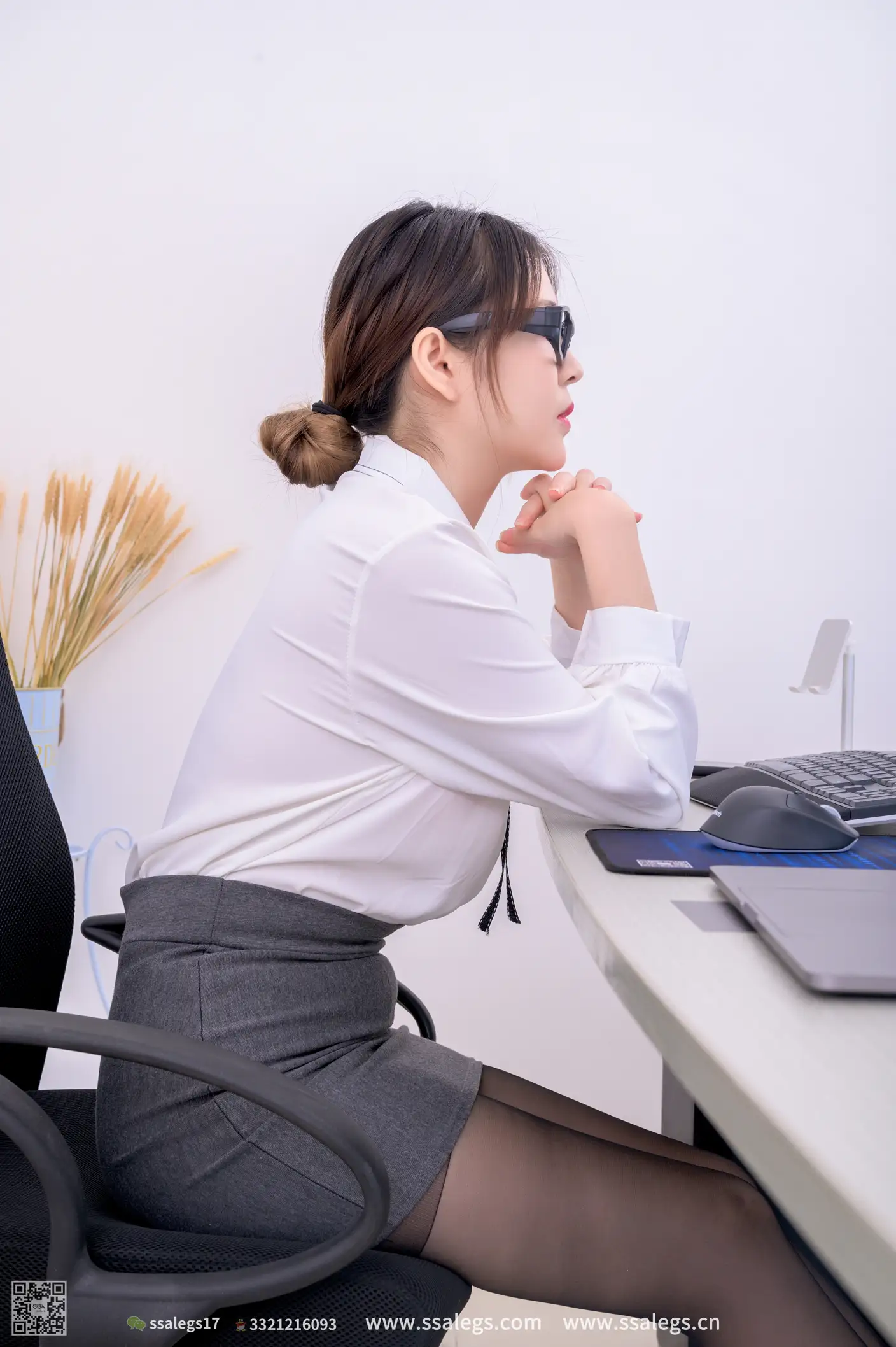 [SSA丝社] NO.463 春晓 女同事的丝袜诱惑(上)、丝社、美足#[148P]-042