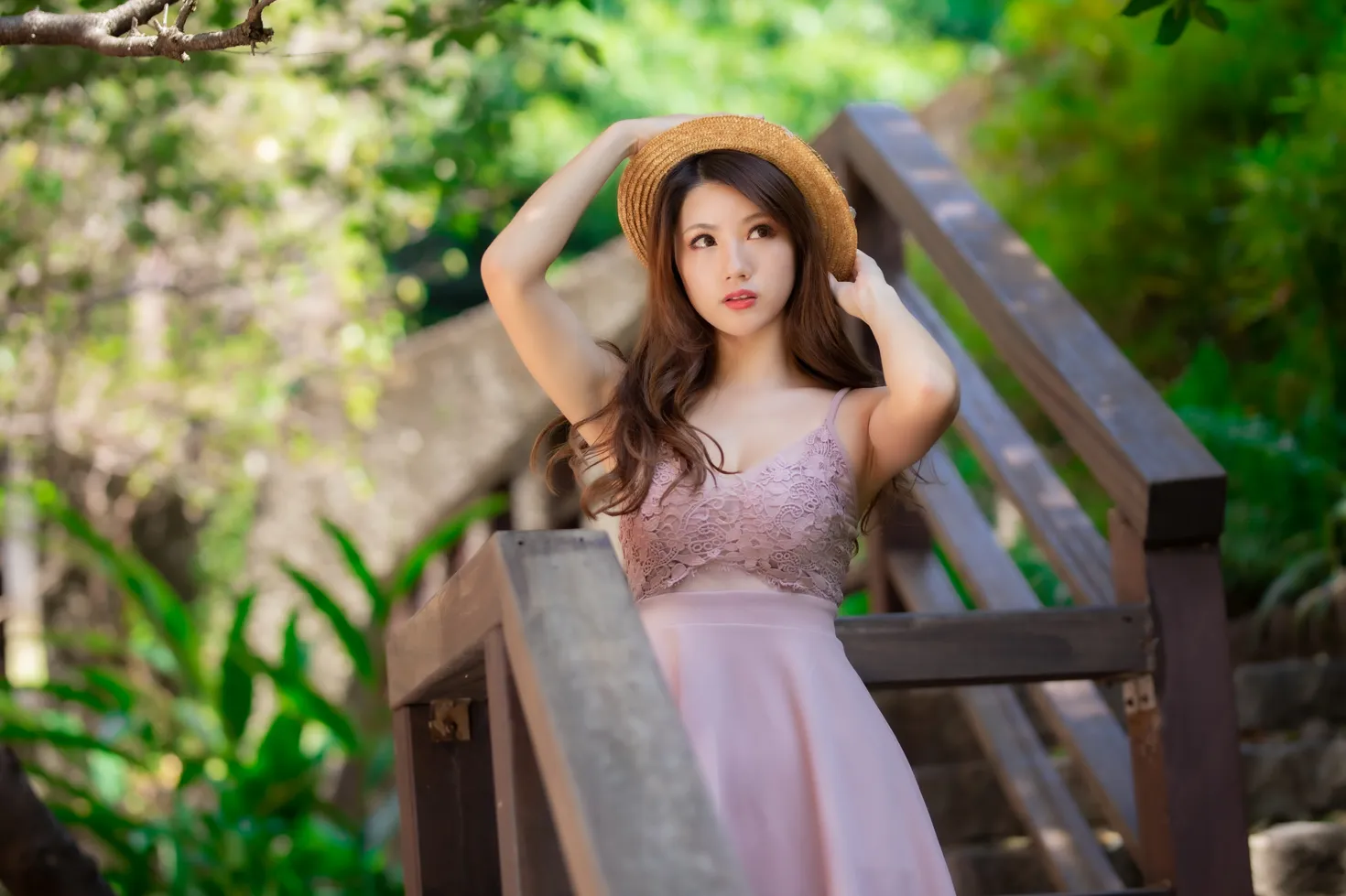 [街拍丝足] NO.195 张伦甄 吊带连衣裙丝袜凉高美腿 #街拍丝足、美足#[24P]-011
