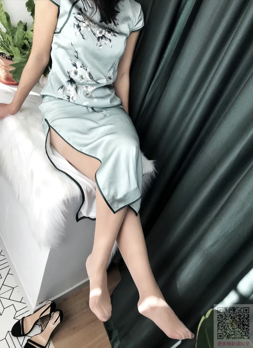 [街拍丝足] NO.115 Nia乔乔学姐居家性感旗袍肉丝 #街拍丝足、美足#[64P]-052