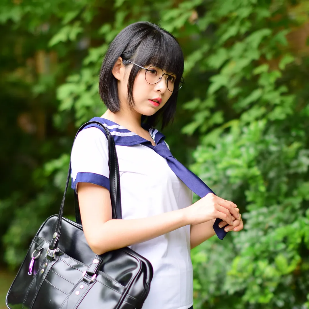 [街拍丝足] NO.171 海琳 学生制服 #街拍丝足、美足#[73P]-011