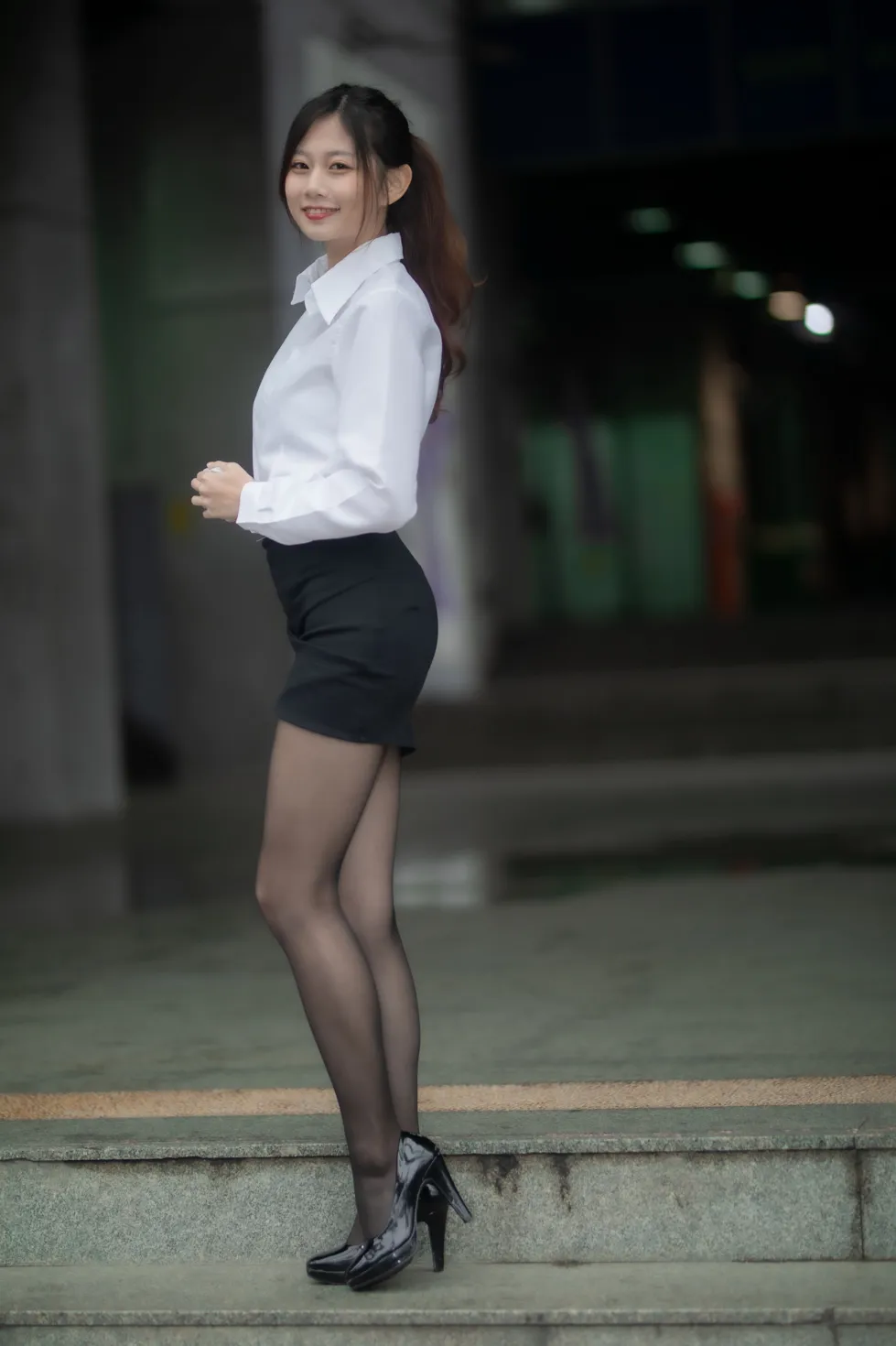 [街拍丝足] NO.128 Dolly Liu OL黑丝高跟美腿 #街拍丝足、美足#[31P]-027