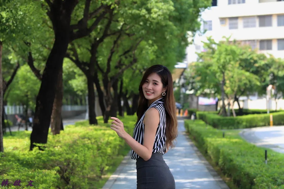 [街拍丝足] NO.137 张筠 OL黑丝高跟美腿 #街拍丝足、美足#[47P]-039