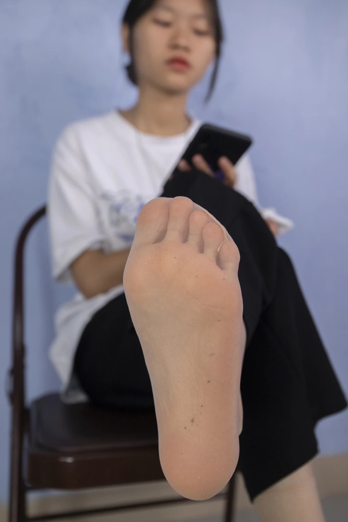 [南国足艺] NO.012 琪琪性感肉丝诱惑，脚趾在丝袜的包裹下扭动#南国足艺#[108P]-101