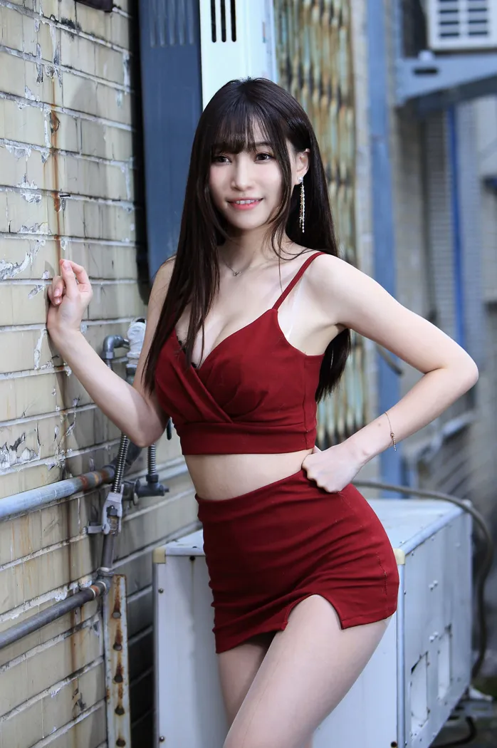[街拍丝足] NO.100 张雅筑 紧身短裙丝袜高跟美腿 #街拍丝足、美足#[64P]-054