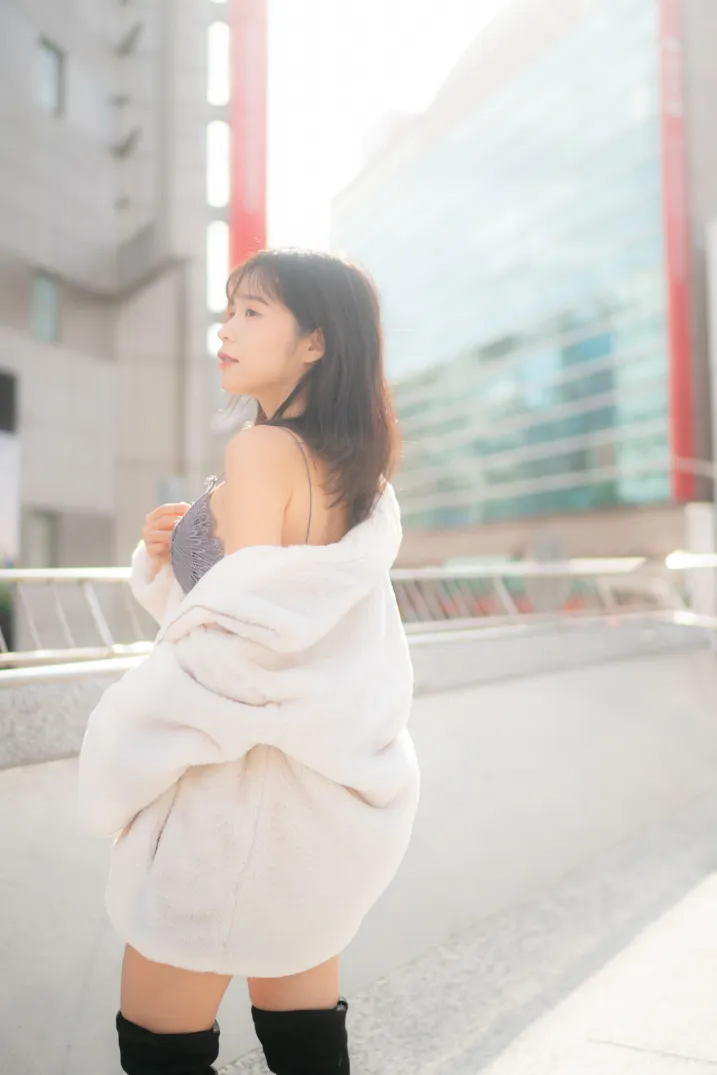 [街拍丝足] NO.215 YoYo 牛仔短裤长靴 #街拍丝足、美足#[109P]-077