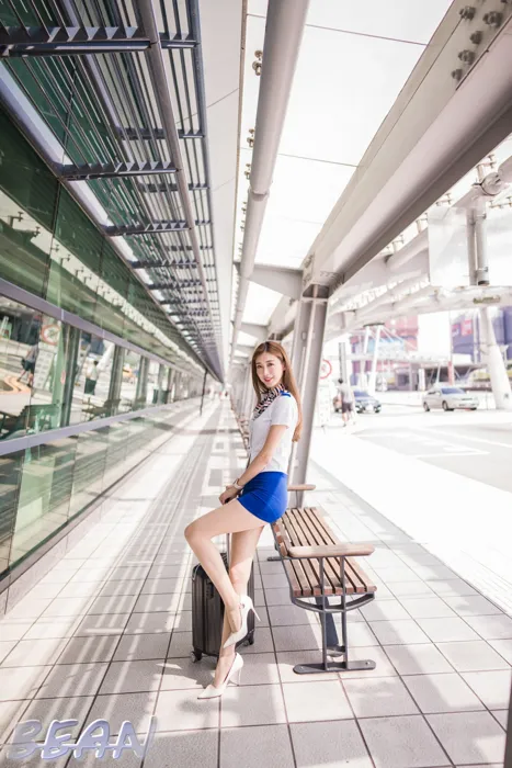 [街拍丝足] NO.219 金允乔 台中高铁 高跟美腿外拍  #街拍丝足、美足#[82P]-031