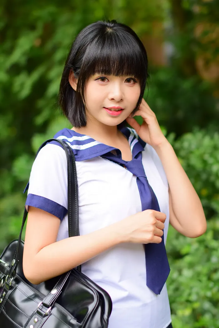 [街拍丝足] NO.171 海琳 学生制服 #街拍丝足、美足#[73P]-025