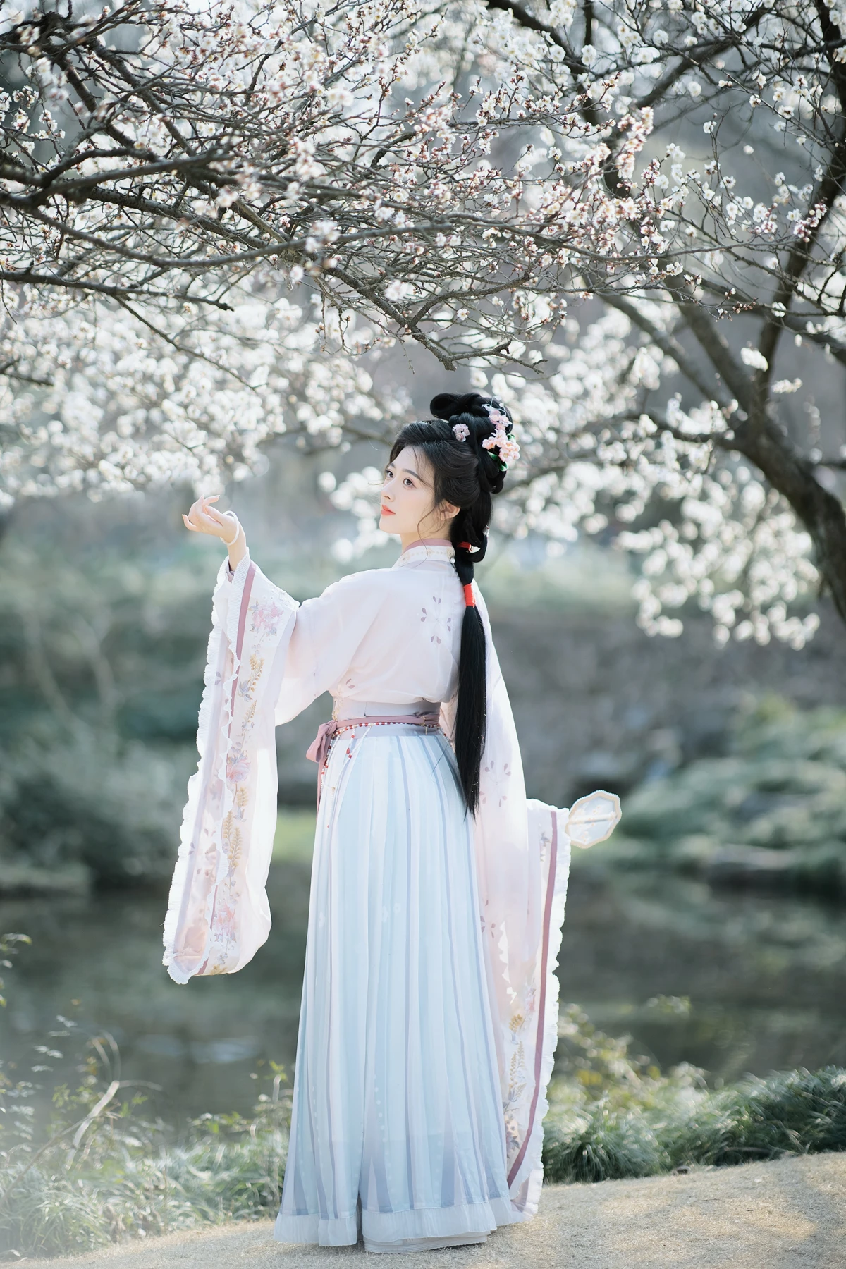 [艺图语]2023.03.08 Vol.3022 初春探梅#明姝菜菜#[45P]-009