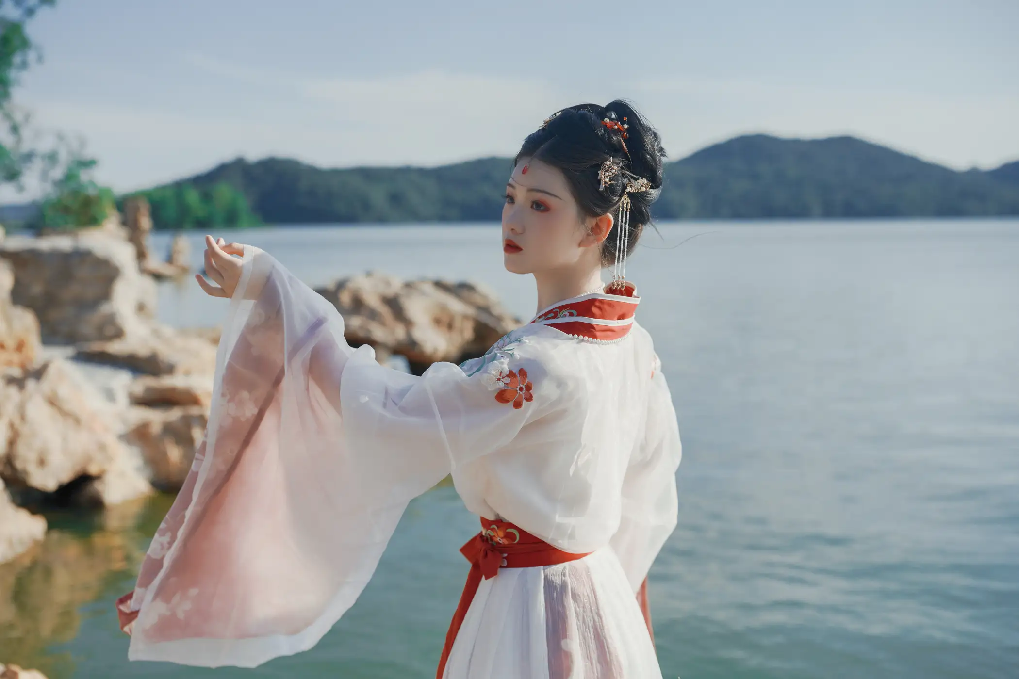 [艺图语] 2022.08.14 Vol.1706-016