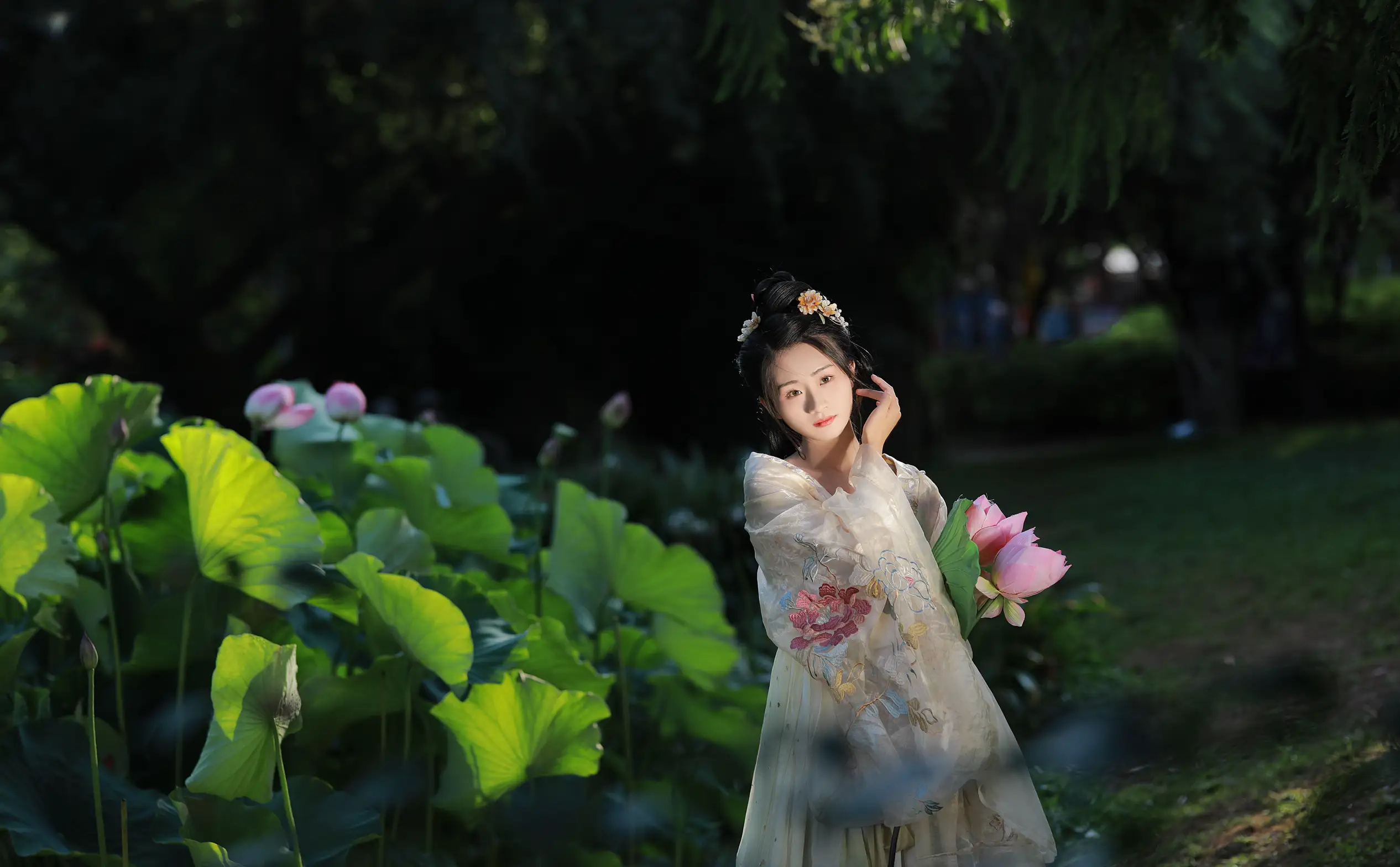 [艺图语] 2022.08.27 Vol.1803-004