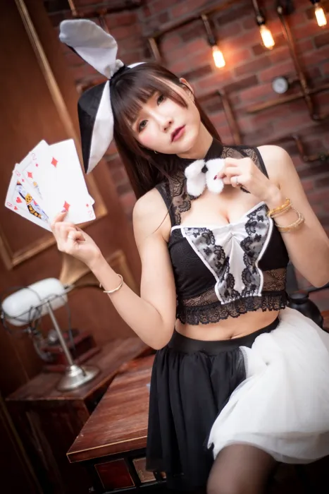 [街拍丝足] NO.079  乔乔儿 兔女郎 高跟美腿外拍 #街拍丝足、美足#[48P]-046