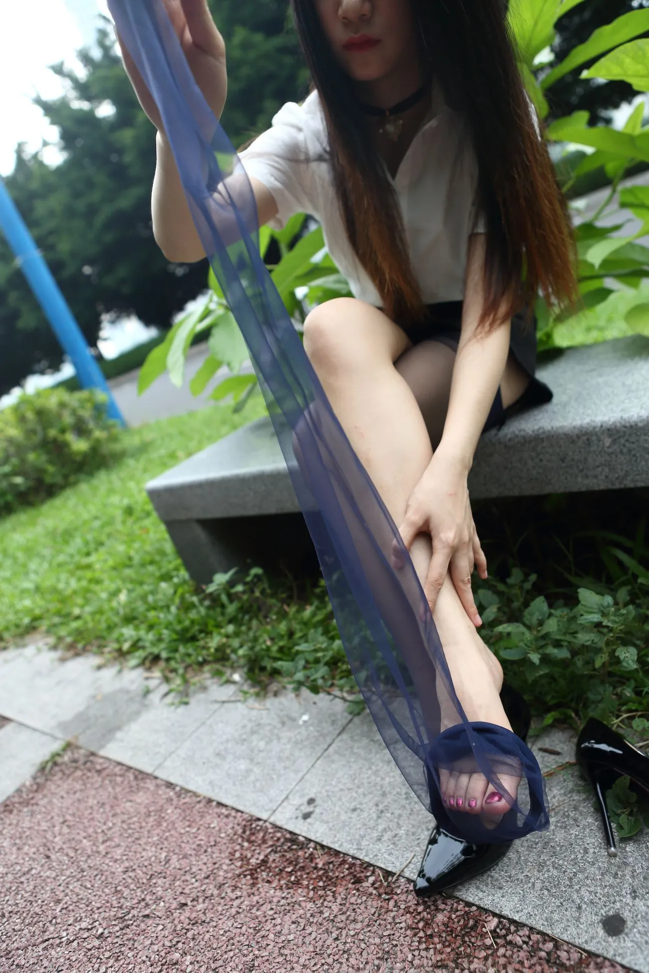 [街拍丝足] NO.083 柒柒的复古深蓝色长筒丝袜 #街拍丝足、美足#[94P]-081