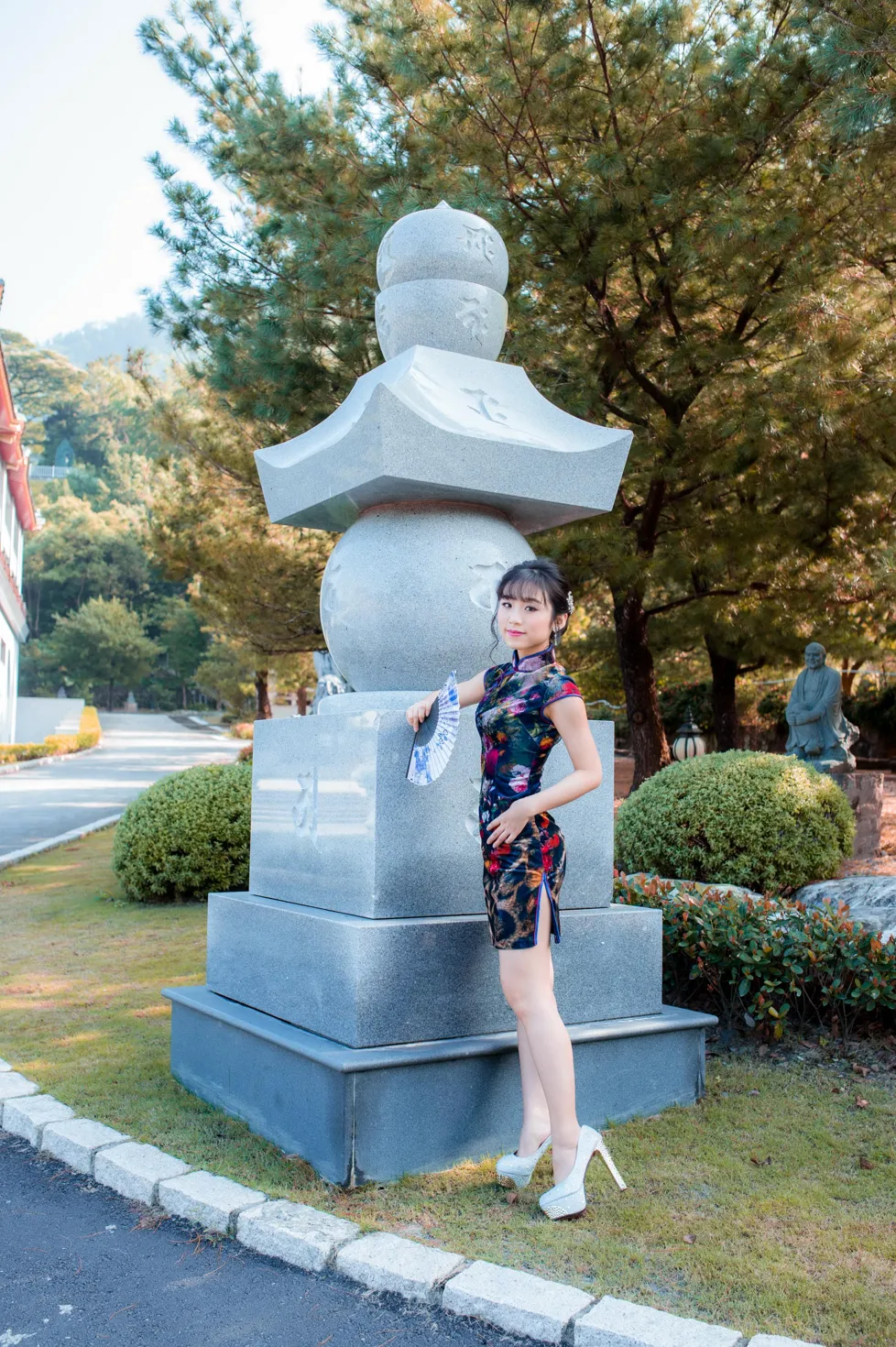 [街拍丝足] NO.194 余宸 短旗袍高跟美腿#街拍丝足、美足#[131P]-062