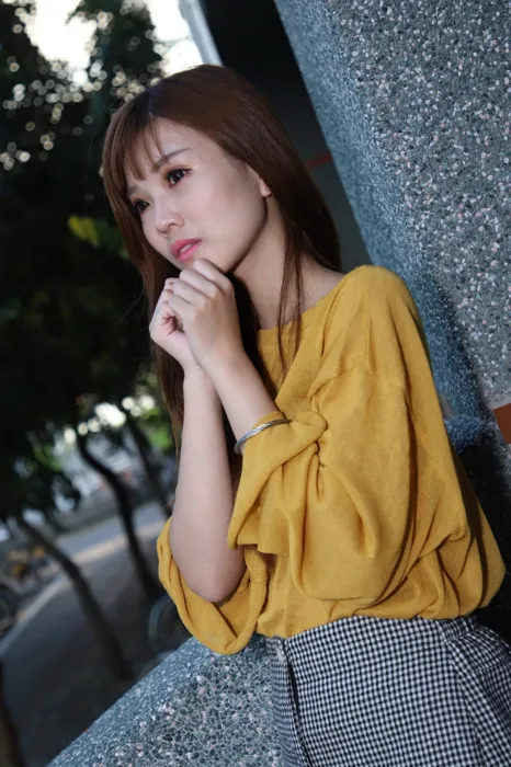 [街拍丝足] NO.053  凯蒂 裙摆摇 高跟美腿旅拍 #街拍丝足、美足#[50P]-043