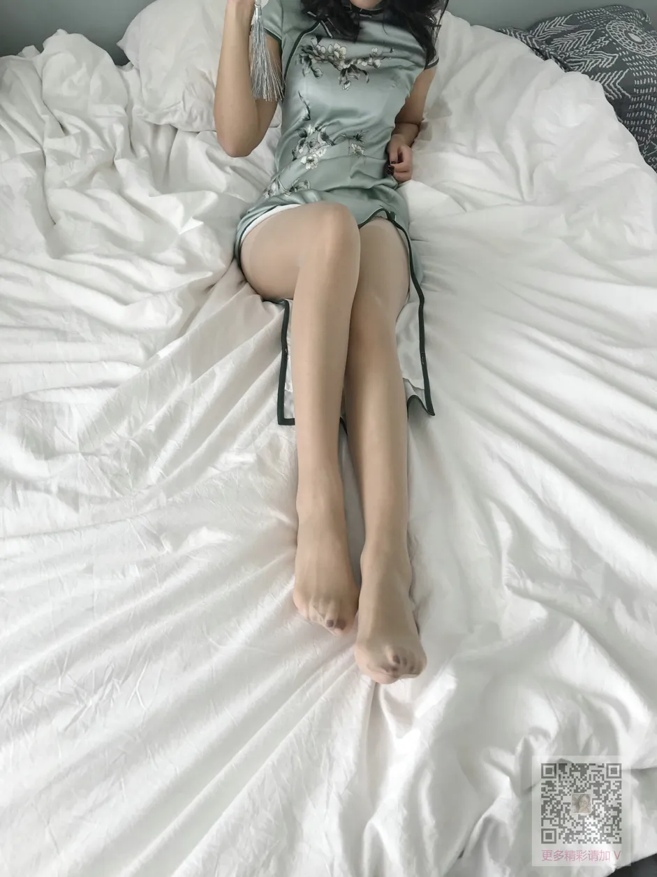 [街拍丝足] NO.115 Nia乔乔学姐居家性感旗袍肉丝 #街拍丝足、美足#[64P]-032