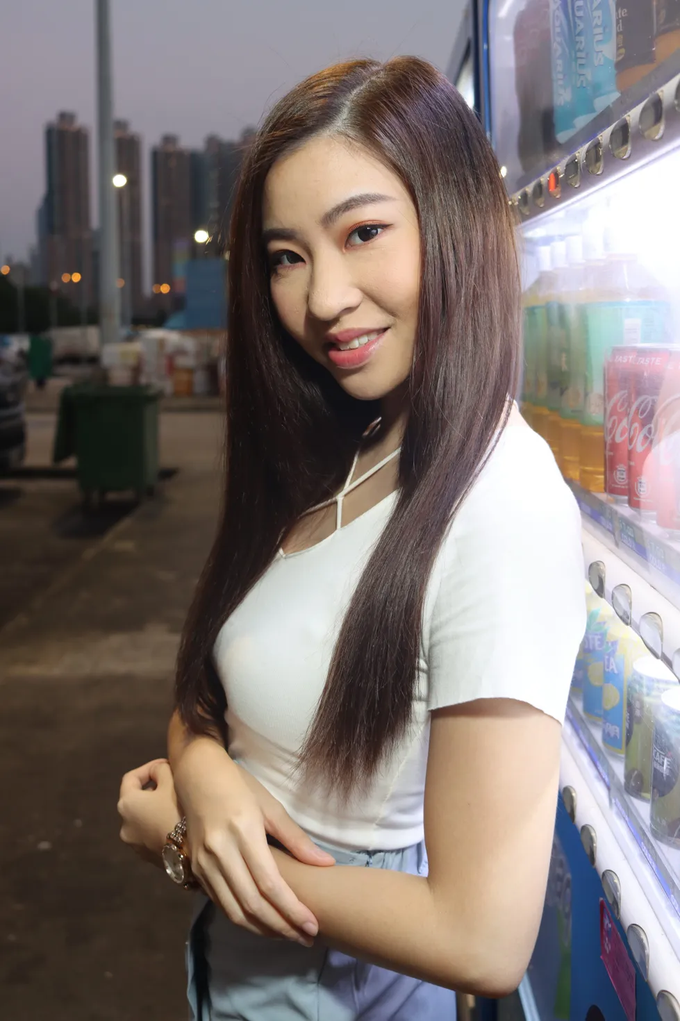 [街拍丝足] NO.198 梓萱 短裙丝袜涼高美腿 #街拍丝足、美足#[80P]-077
