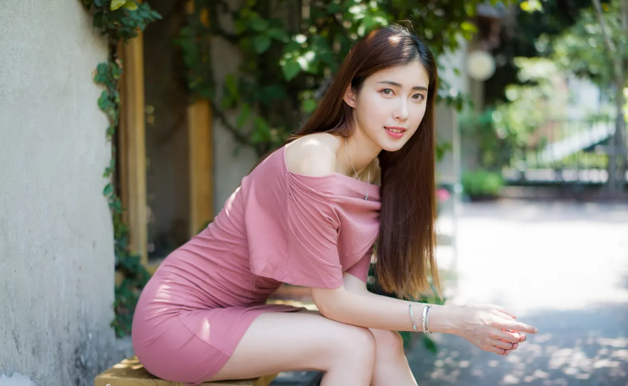 [街拍丝足] NO.176 金允乔 粉色连衣短裙凉高美腿 #街拍丝足、美足#[47P]-014
