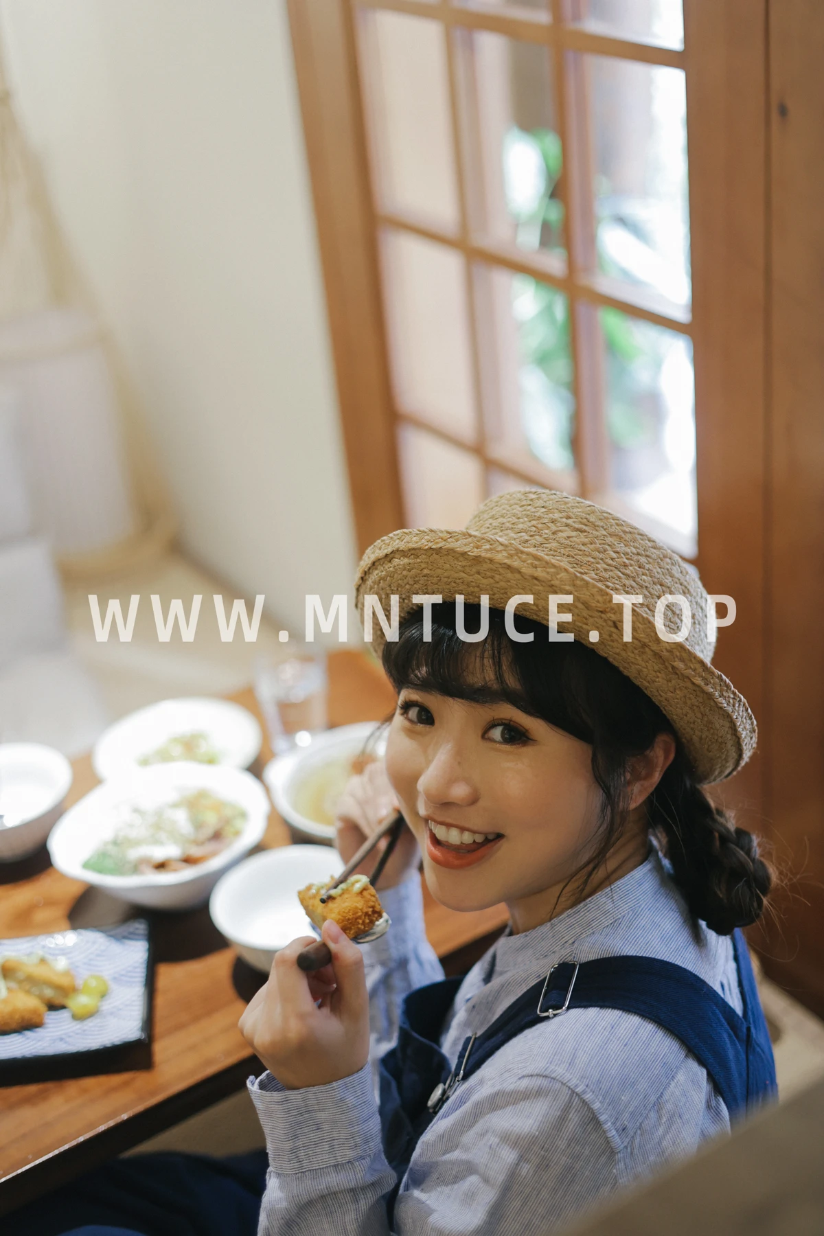 [艺图语]2023.03.07 Vol.3019 庭留#蓝胖子-#[28P]-010