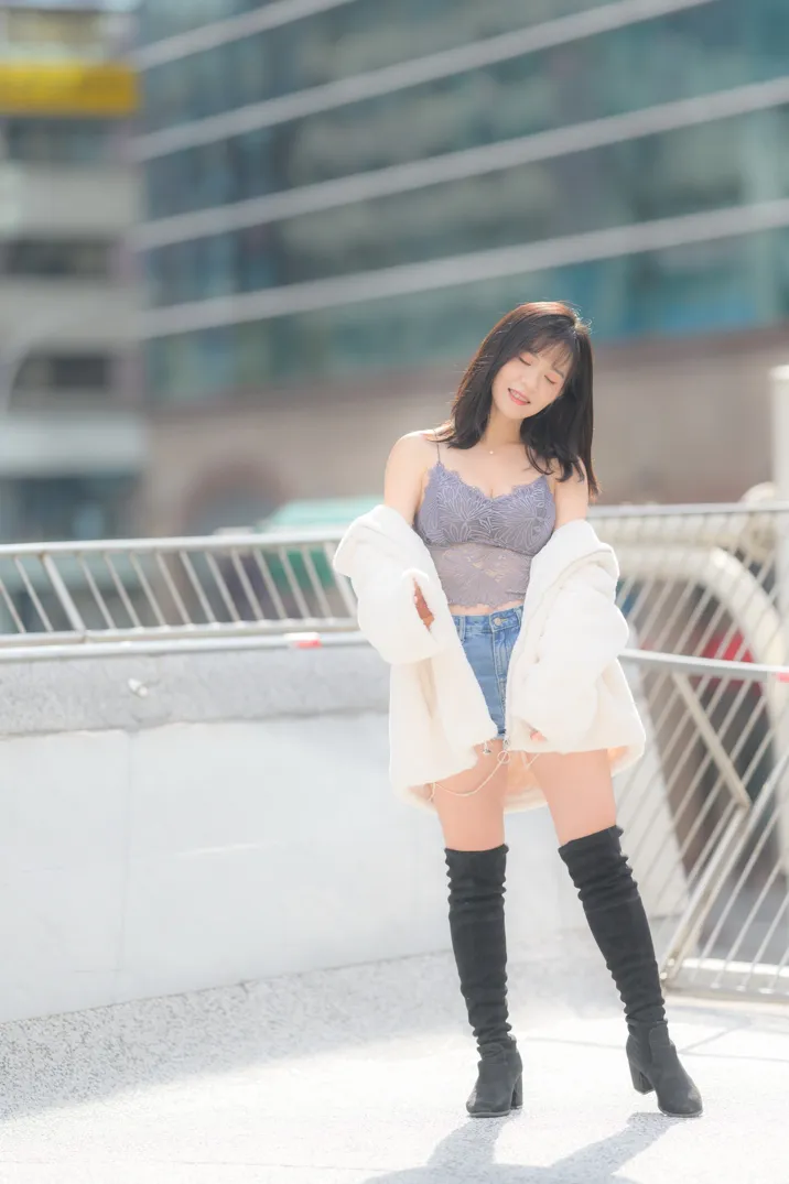 [街拍丝足] NO.215 YoYo 牛仔短裤长靴[109P]-PicJJ