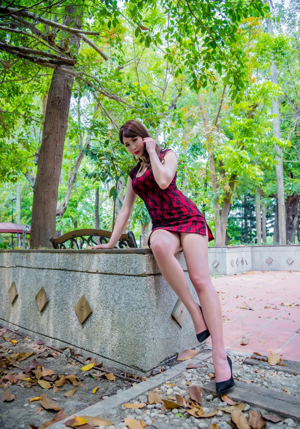 [街拍丝足] NO.177 邬育锜 红花短旗袍高跟美腿 #街拍丝足、美足#[108P]-011