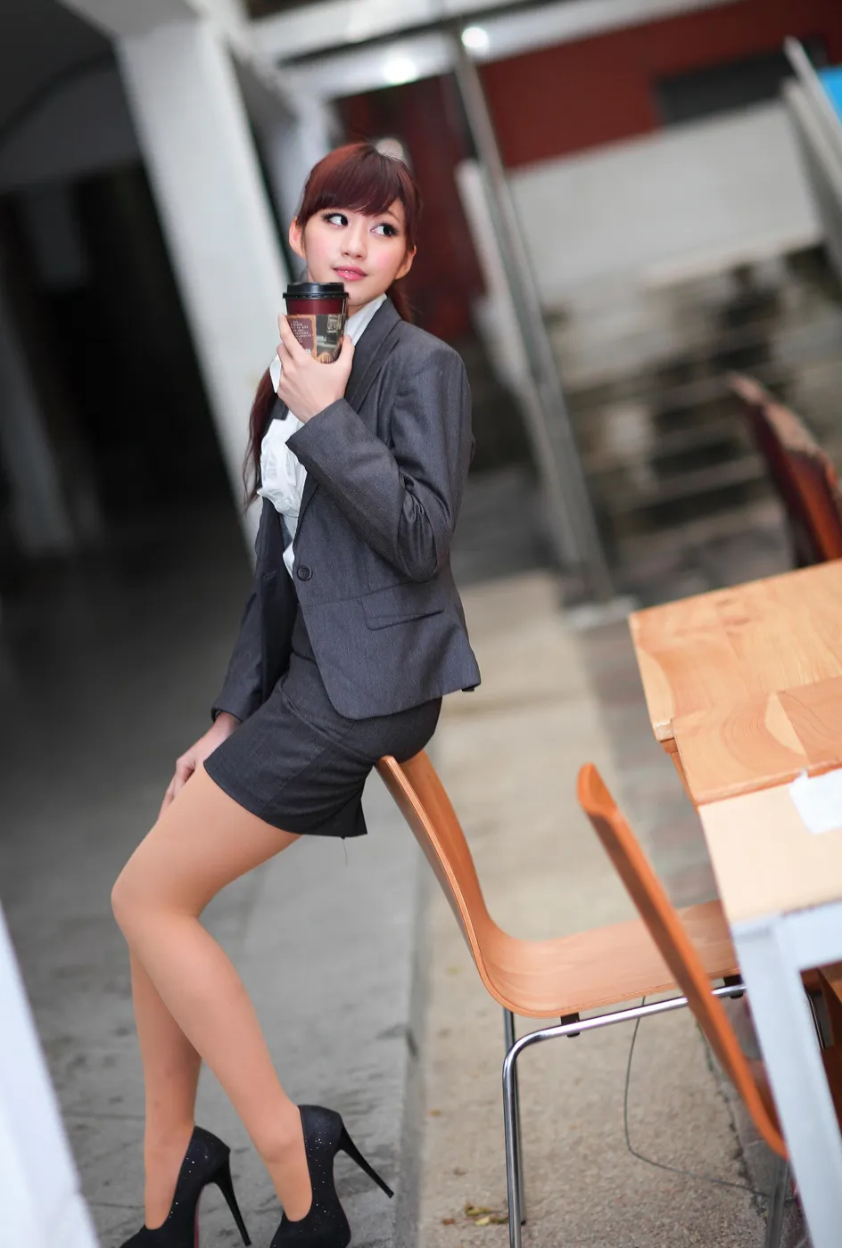 [街拍丝足] NO.208 小雅 OL丝袜高跟美腿 #街拍丝足、美足#[40P]-026