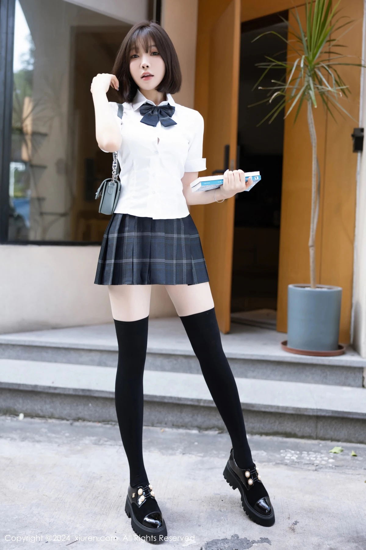 [XiuRen秀人网] 2024.07.01 No.8785 徐莉芝Booty [100+1P]-002