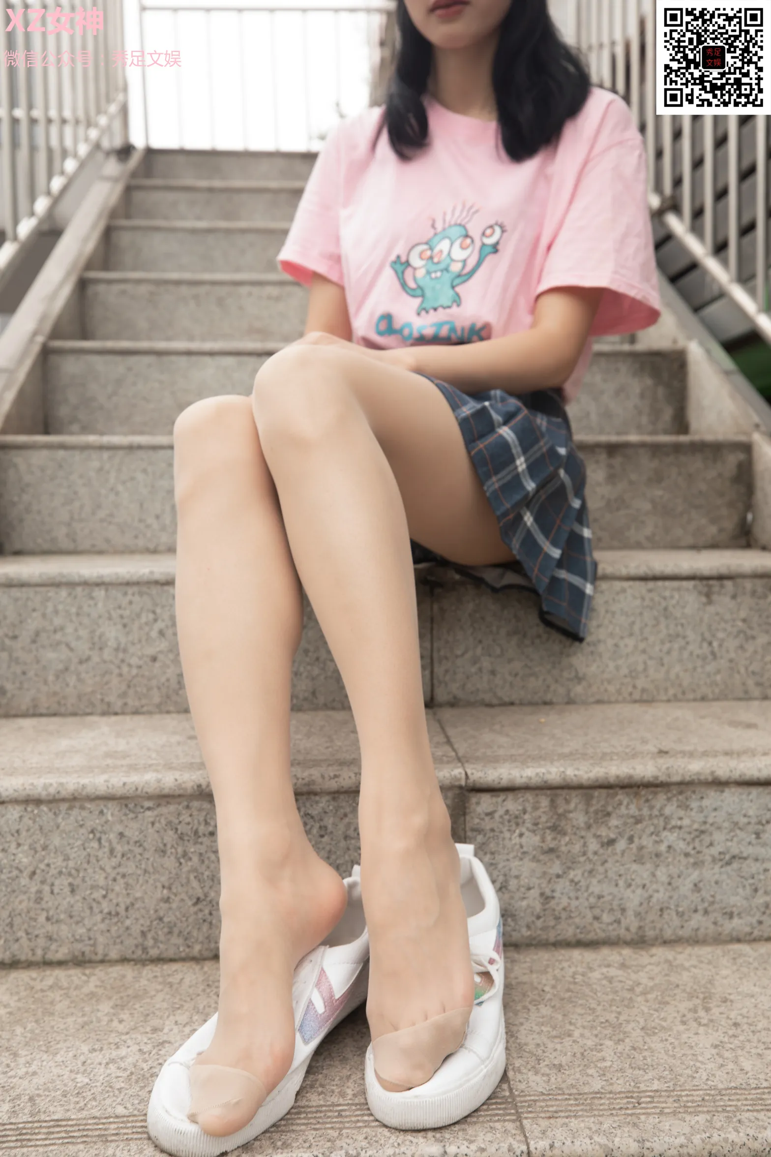 [街拍丝足] NO.006 青春无敌的百褶裙少女 #街拍丝足、美足#[60P]-049