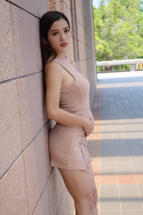 [街拍丝足] NO.043 Go Go 連衣短裙 高跟美腿旅拍 #街拍丝足、美足#[144P]-045