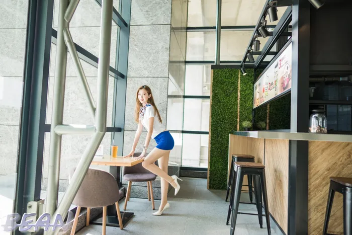 [街拍丝足] NO.219 金允乔 台中高铁 高跟美腿外拍  #街拍丝足、美足#[82P]-023