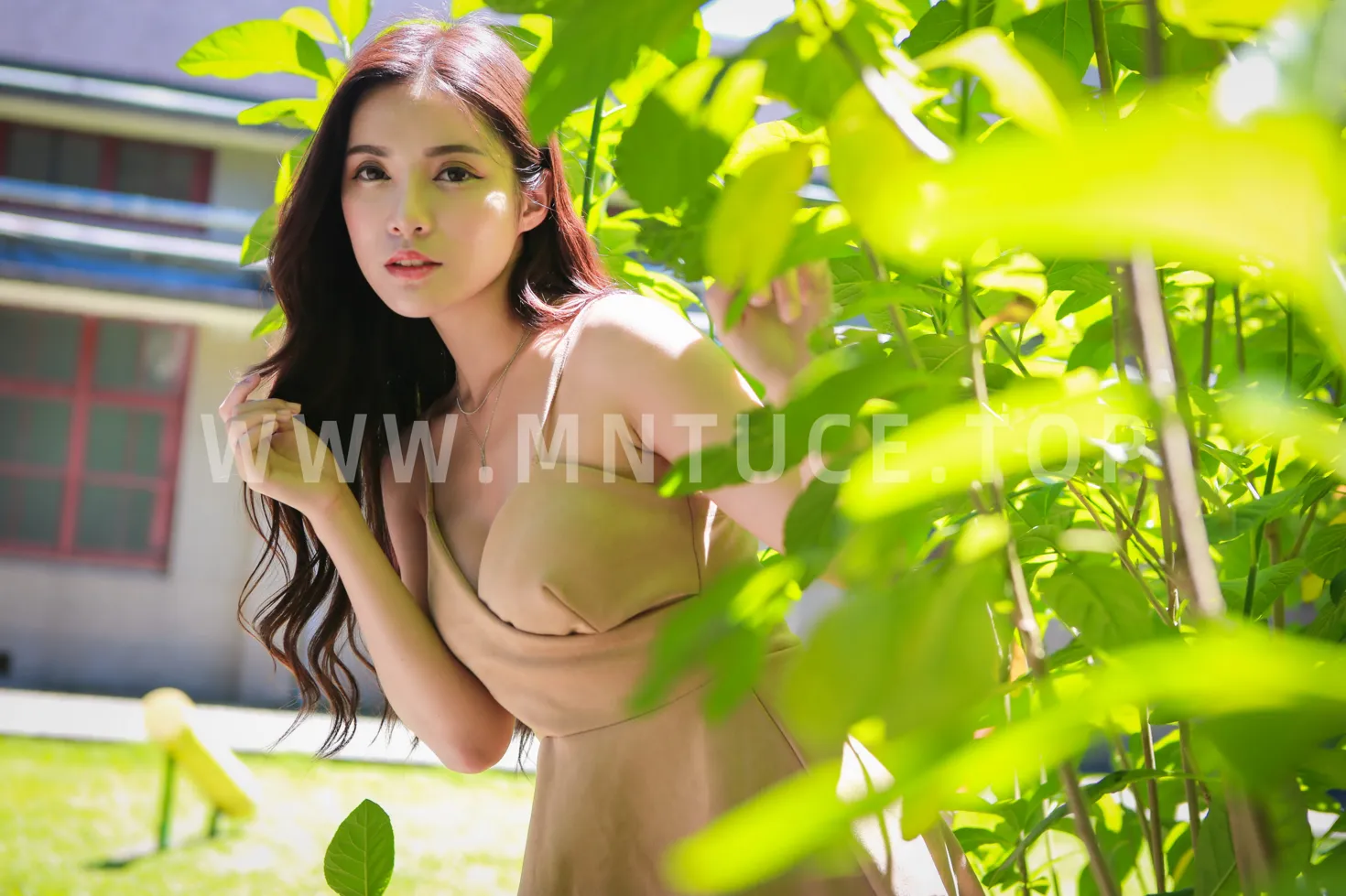 [街拍丝足] NO.134 黄书庭 吊带连衣裙凉高美腿 #街拍丝足、美足#[29P]-025