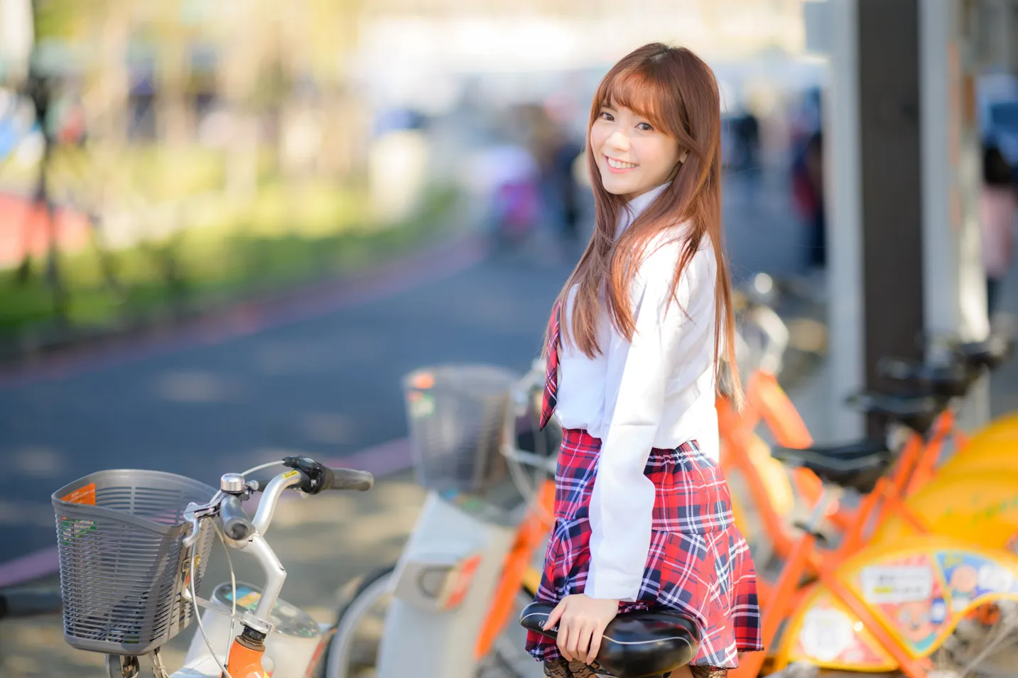 [街拍丝足] NO.233 学生制服高跟 #街拍丝足、美足#[157P]-044