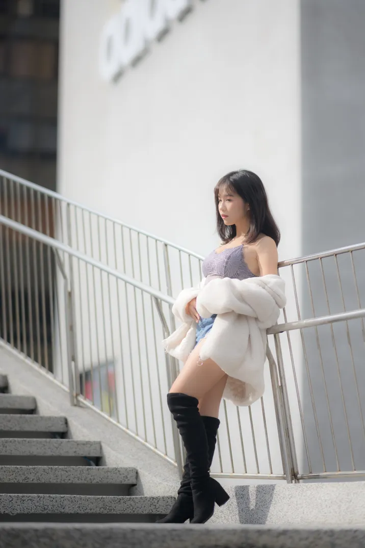 [街拍丝足] NO.215 YoYo 牛仔短裤长靴 #街拍丝足、美足#[109P]-049